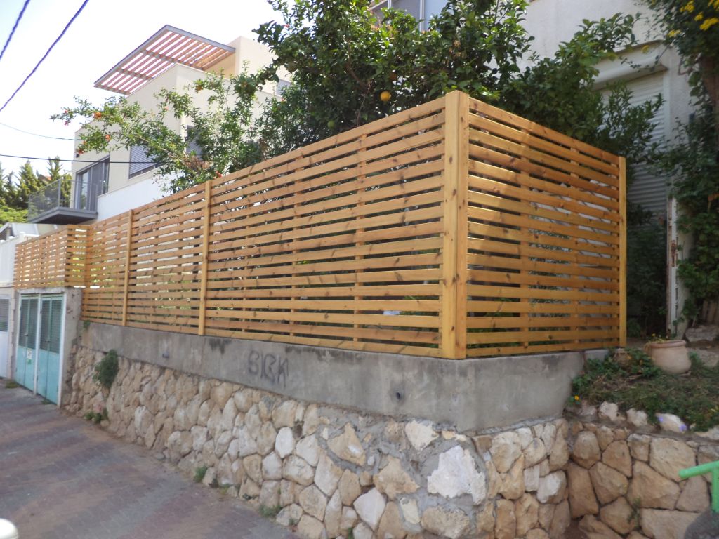 גדר עץ מאורן משומן